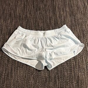 Lululemon Hotty Hot Low Rise Lined Short 2.5" Powder Blue Swift Size 12